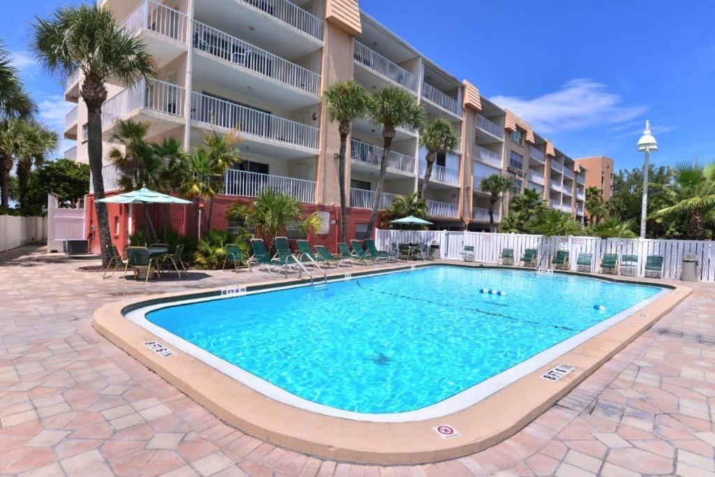 Beach Oasis - No Storm Damage & Guest Ready! Come Enjoy The Heated Pool & Relax At The Beach! Clearwater Beach Buitenkant foto
