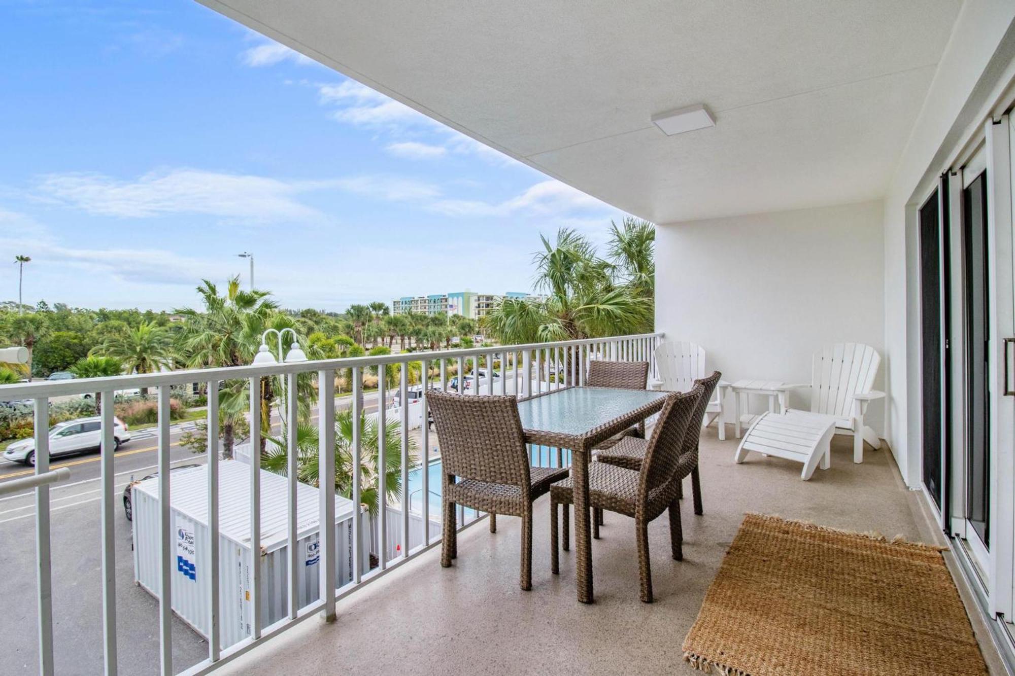 Beach Oasis - No Storm Damage & Guest Ready! Come Enjoy The Heated Pool & Relax At The Beach! Clearwater Beach Buitenkant foto