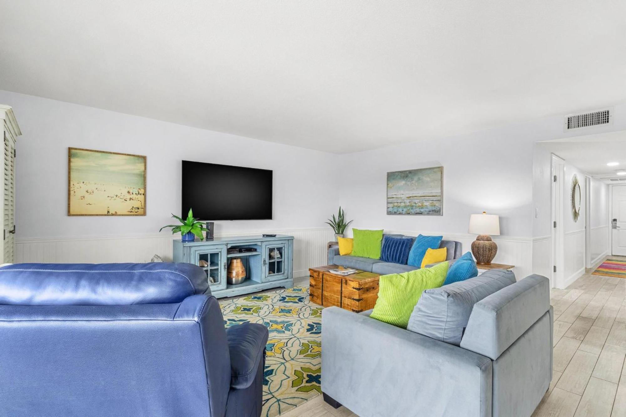 Beach Oasis - No Storm Damage & Guest Ready! Come Enjoy The Heated Pool & Relax At The Beach! Clearwater Beach Buitenkant foto